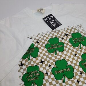 Comfort Colors Green Clovers Taylor Swift Youth's T-Shirt‎ Shirts, Size M